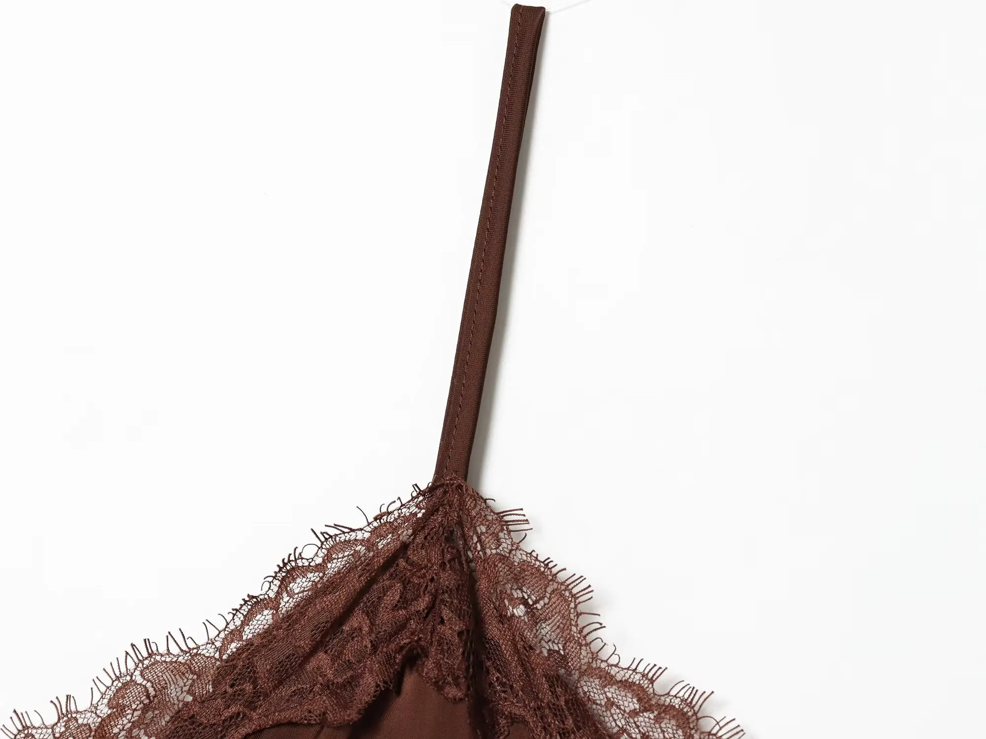 Lace-decorated satin-feel camisole crop top, flowing, sexy open back, 2026 summer new style, tie-waist, comfortable