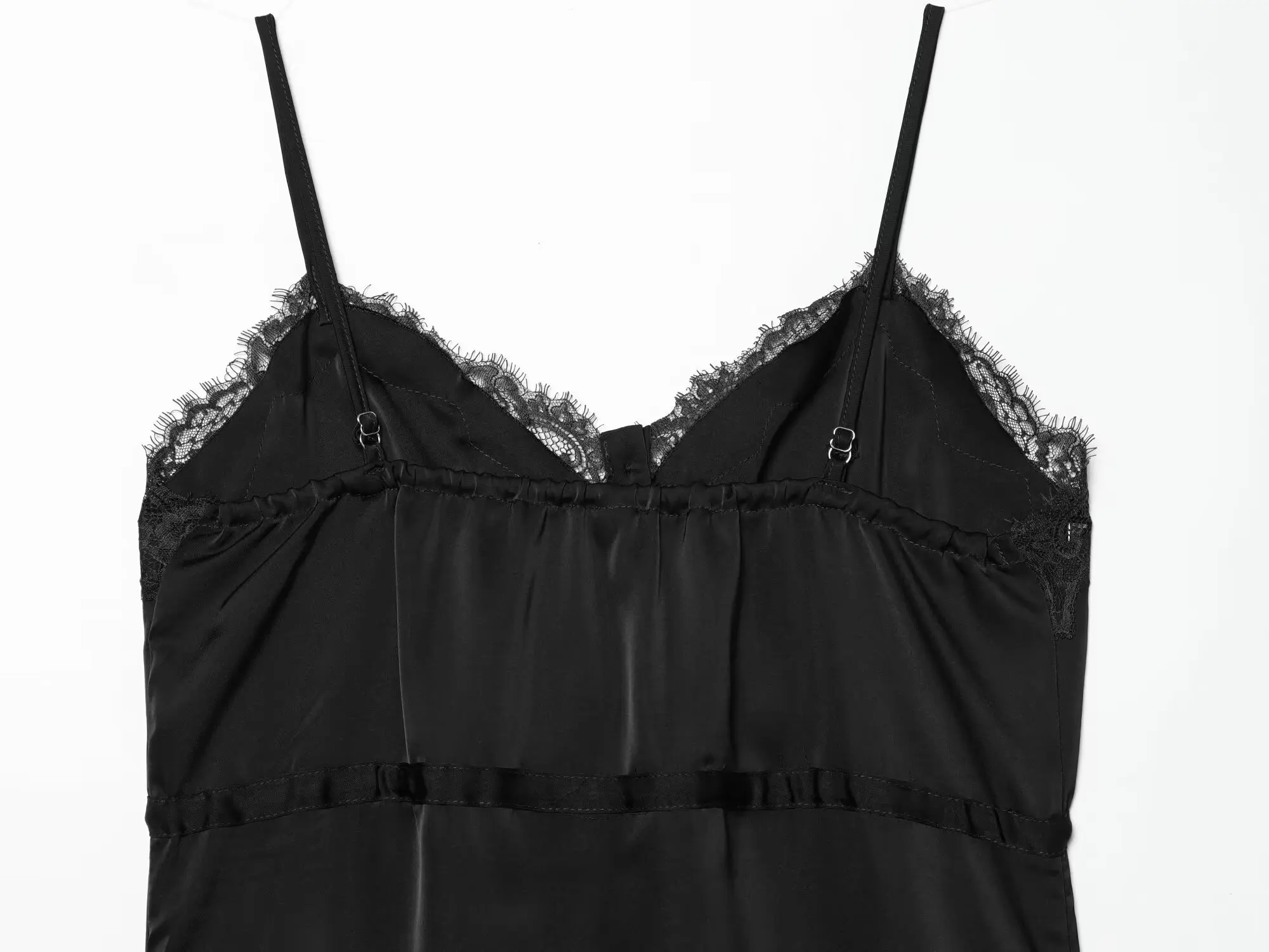 Lace-decorated satin-feel camisole crop top, flowing, sexy open back, 2026 summer new style, tie-waist, comfortable