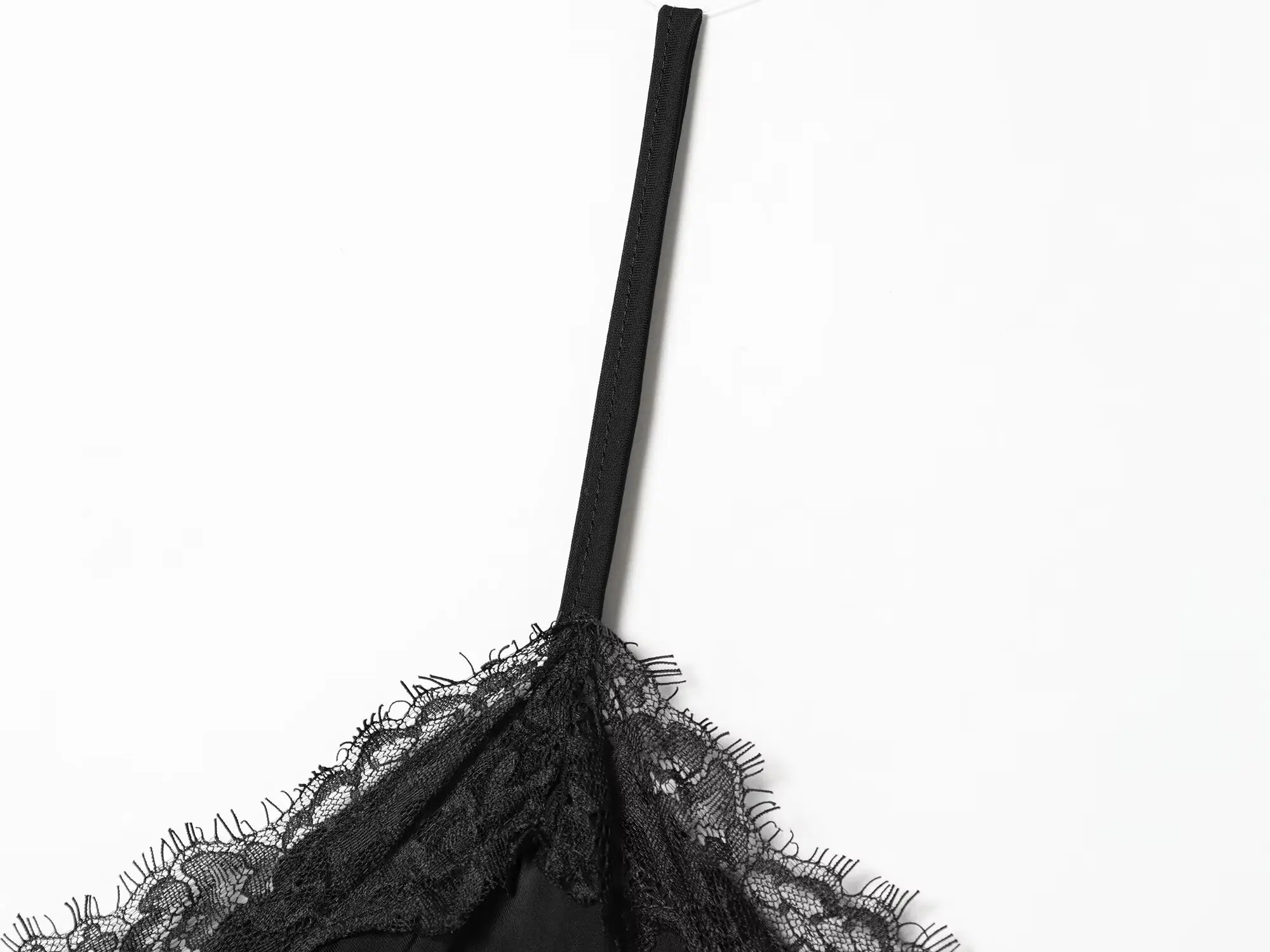 Lace-decorated satin-feel camisole crop top, flowing, sexy open back, 2026 summer new style, tie-waist, comfortable