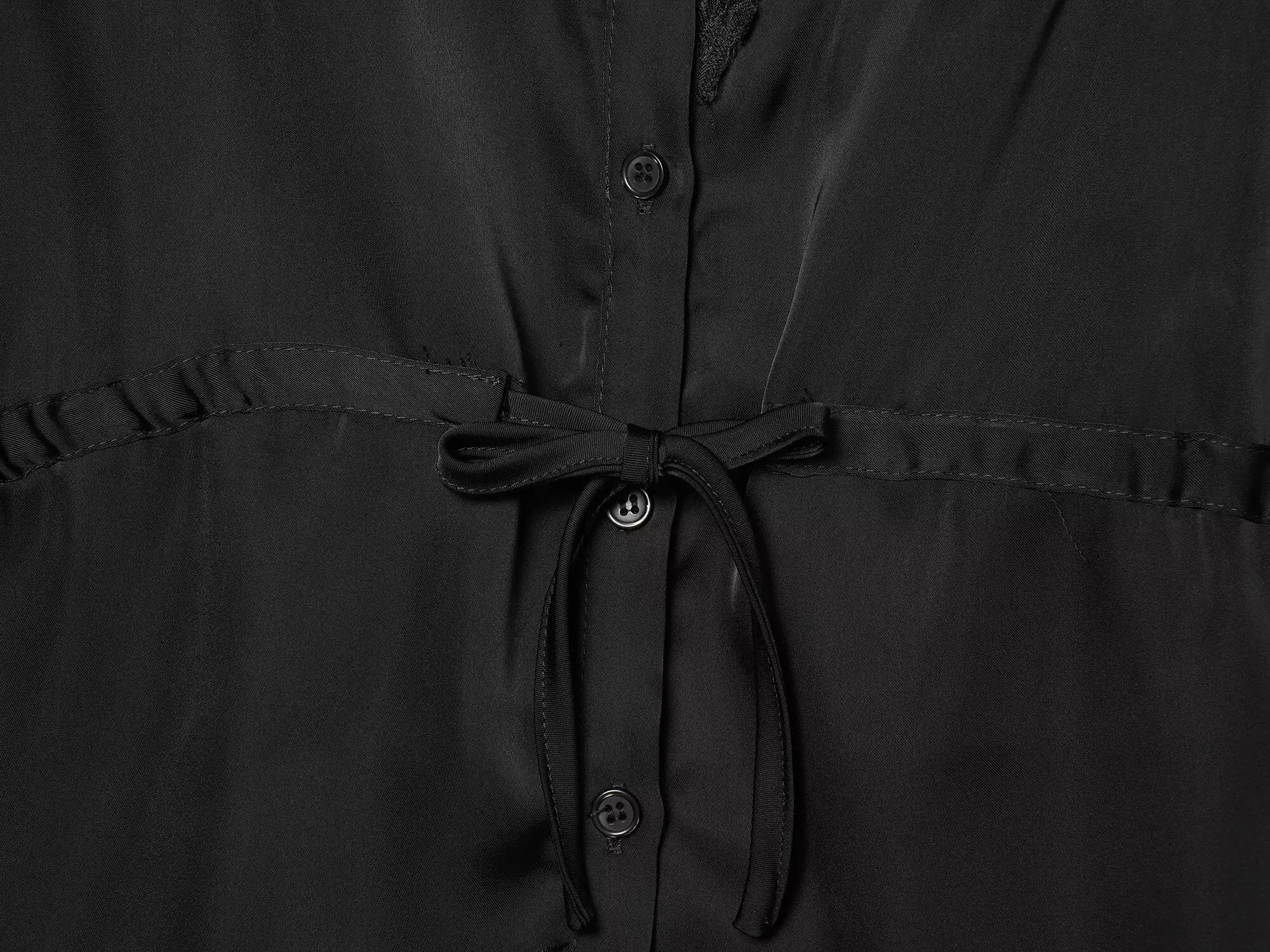 Lace-decorated satin-feel camisole crop top, flowing, sexy open back, 2026 summer new style, tie-waist, comfortable