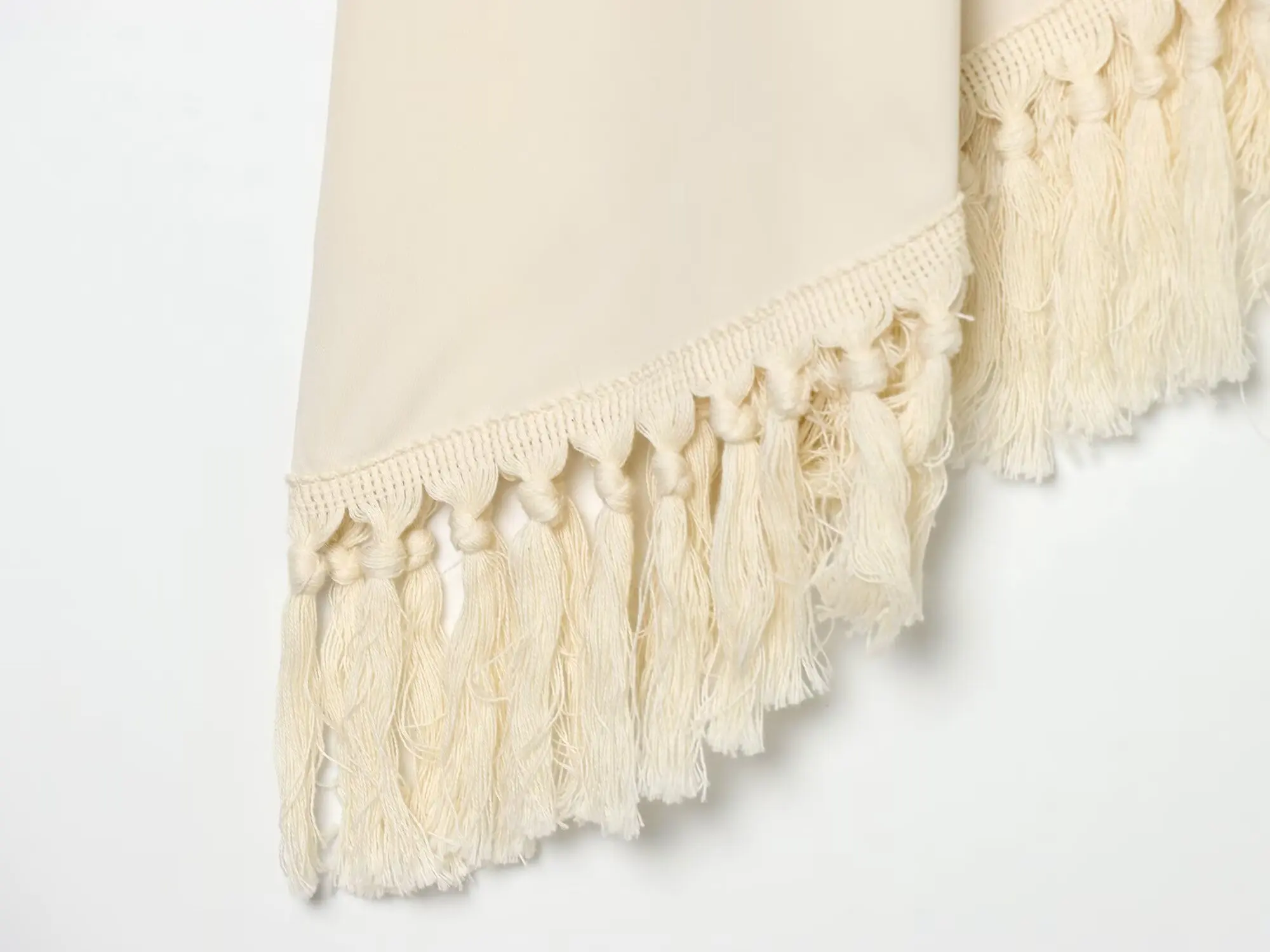 2026 Summer New Stylish Vacation Style Loose Halter V-Neck Tassel Irregular Top