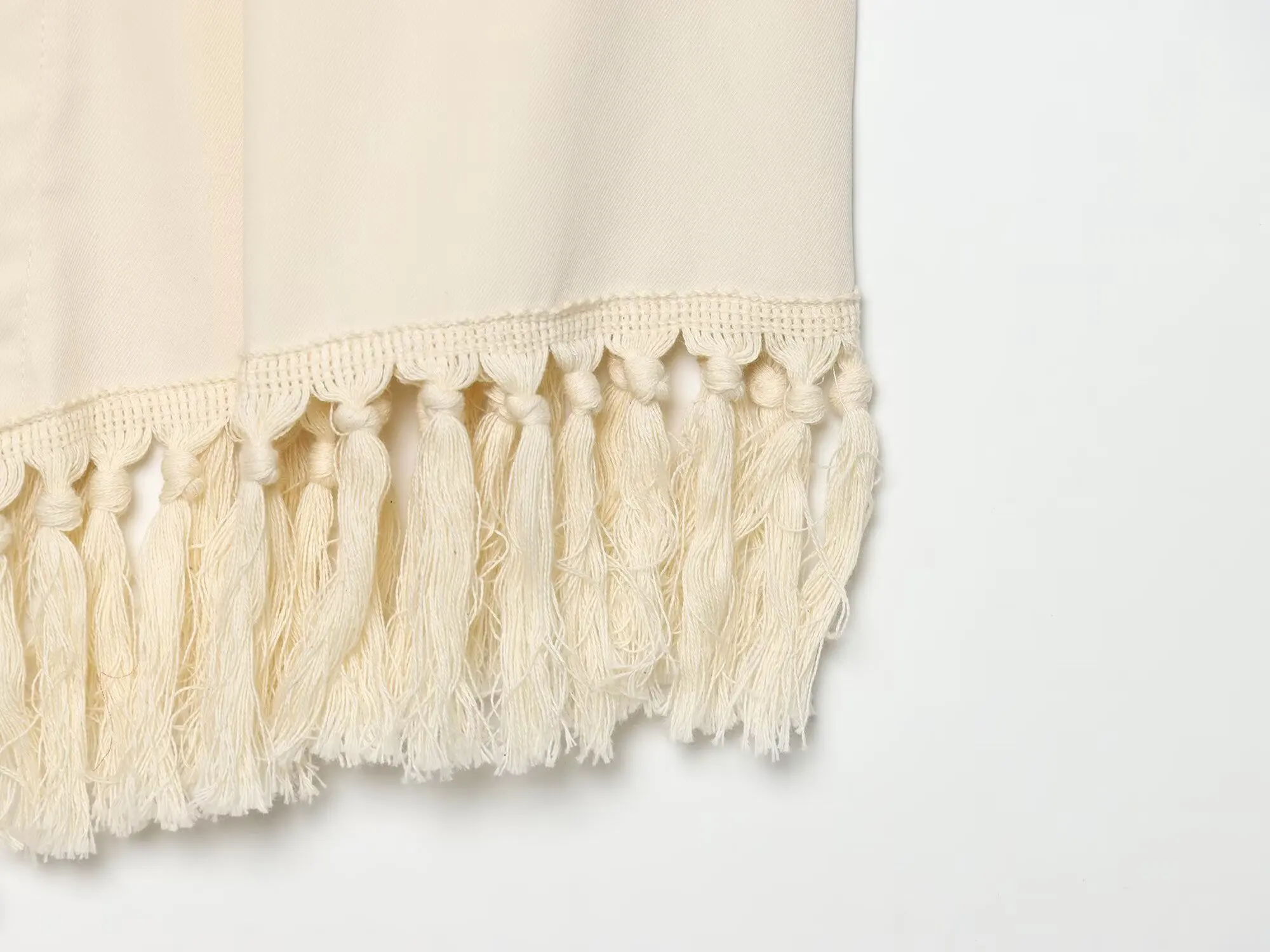 2026 Summer New Stylish Vacation Style Loose Halter V-Neck Tassel Irregular Top