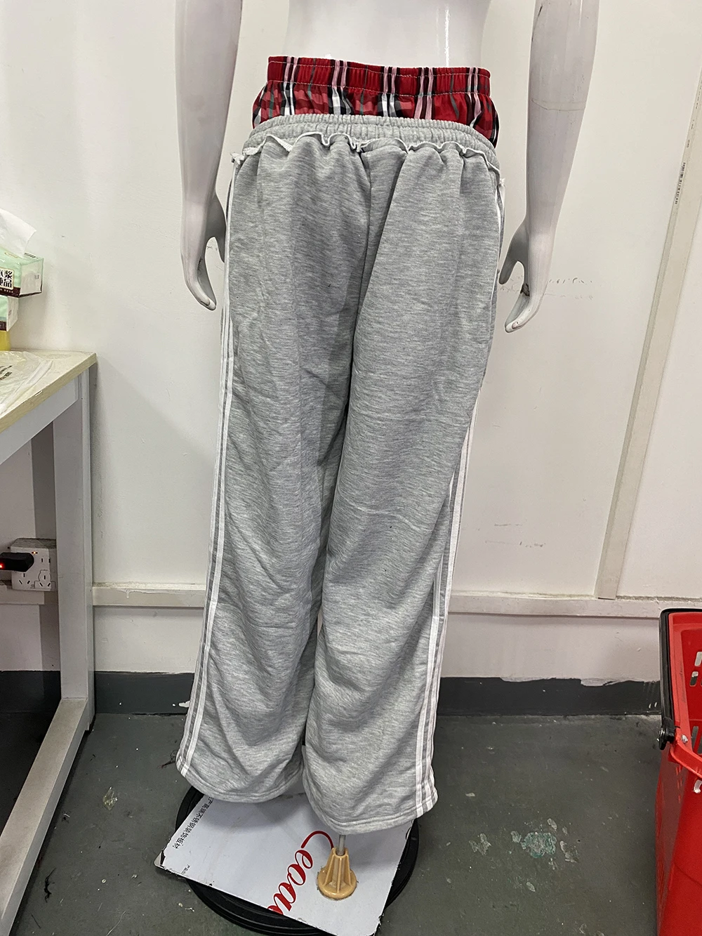 American Retro College Style Loose Fit Two-Piece Set with Double Waist Head Fake Bathroom Pants for Sports Leisure 2025 Fashion