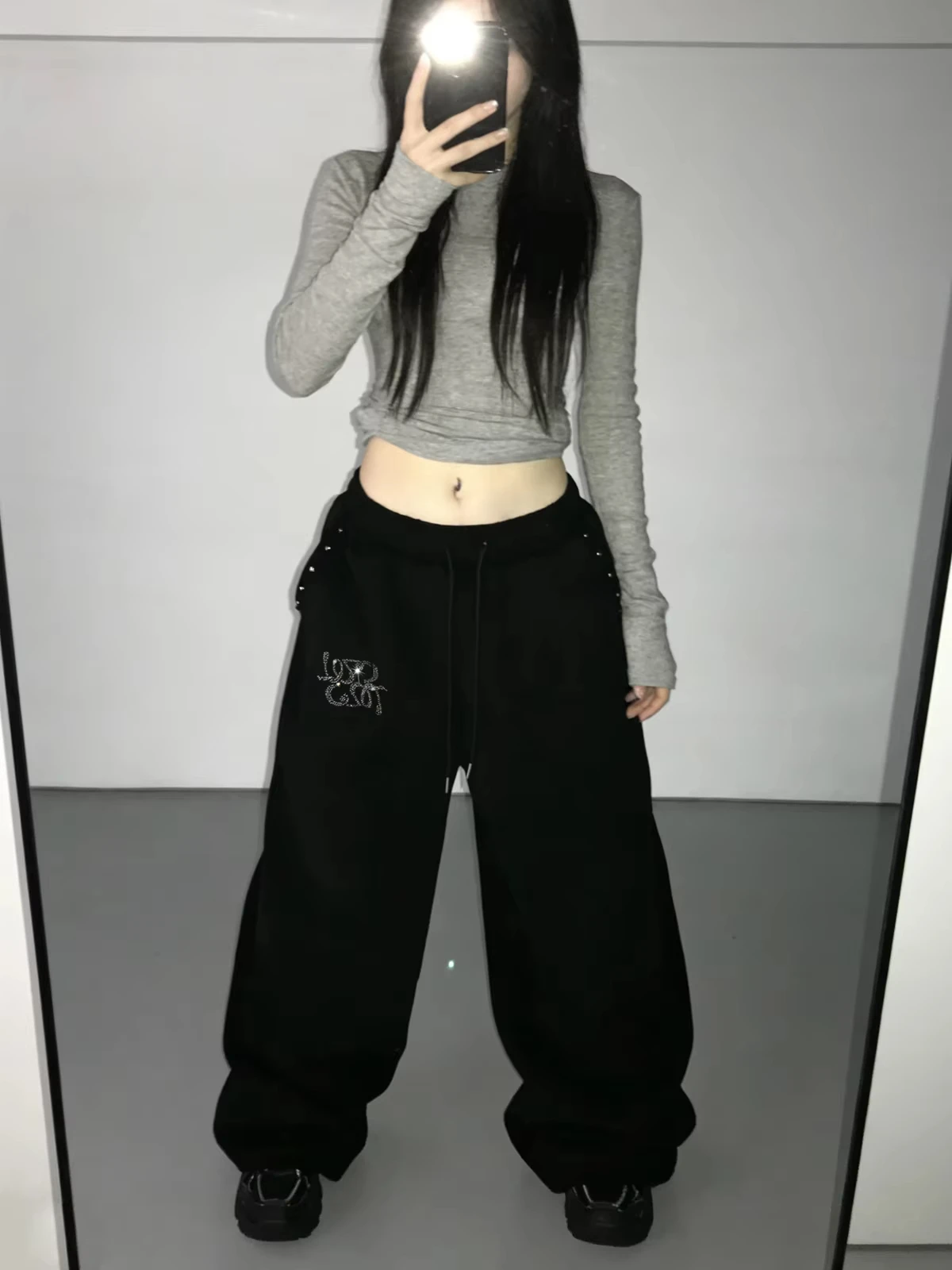 Y2K Women Korean Streetwear Wide Leg Sweatpants Baggy Oversized Rivet Pants Harajuku Grunge Joggers Trousers Acubi 2000s Clothes