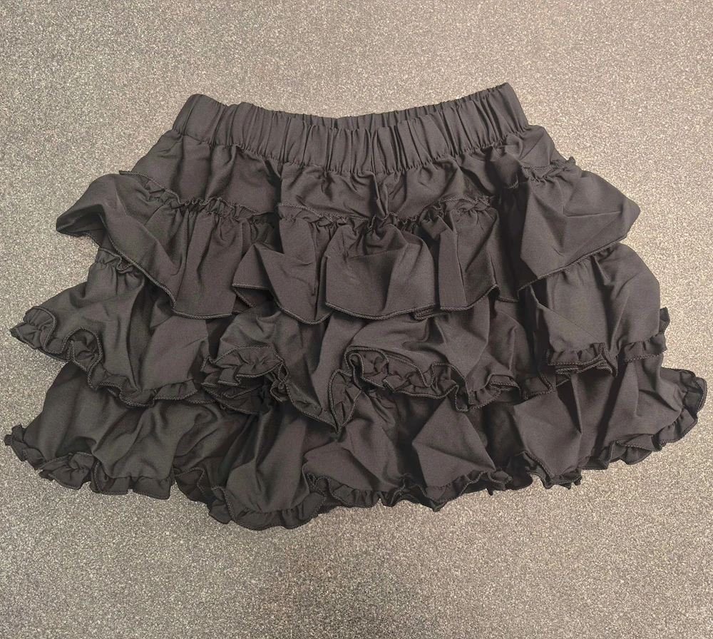 Women Mini Skirts Tiered Ruffles Lolita Built-in Shorts Kawaii Sukapan Skort Gothic Punk Coquette Y2K E-girl Black Lace Gown