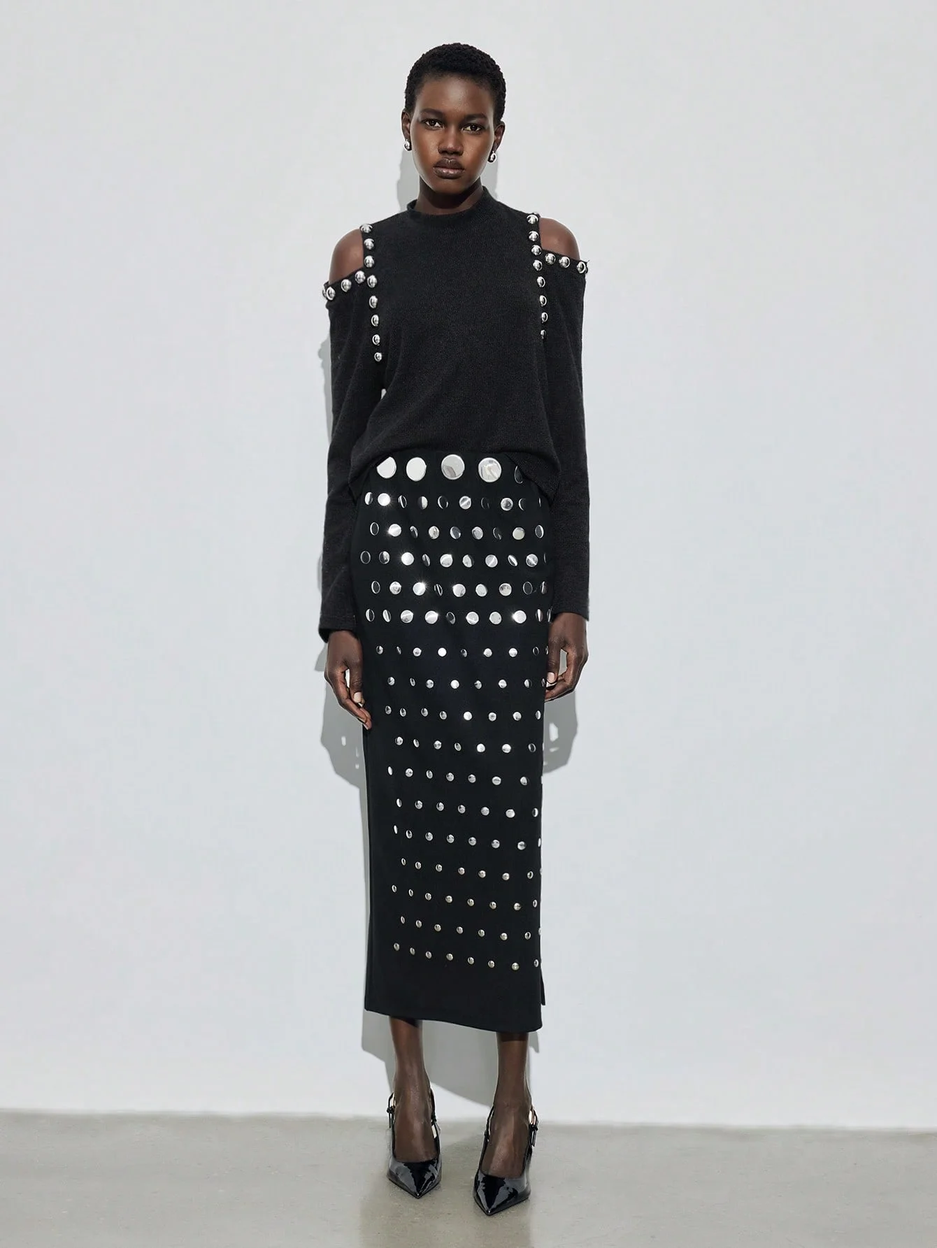 Heavy-duty heat-set rhinestone black half-length skirt with rivets, fashionable women’s clothing, polka dots, elegant, long styl