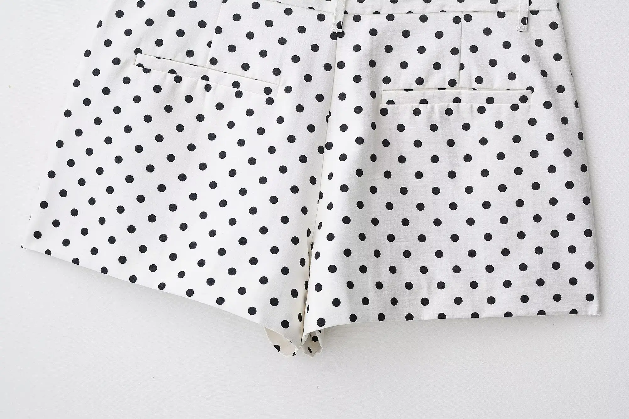 HH Woman Autumn Long Sleeves Turtleneck Zipper With Pockets Drawstring Casual Coats Women Fashion Polka Dot Printed Jacket