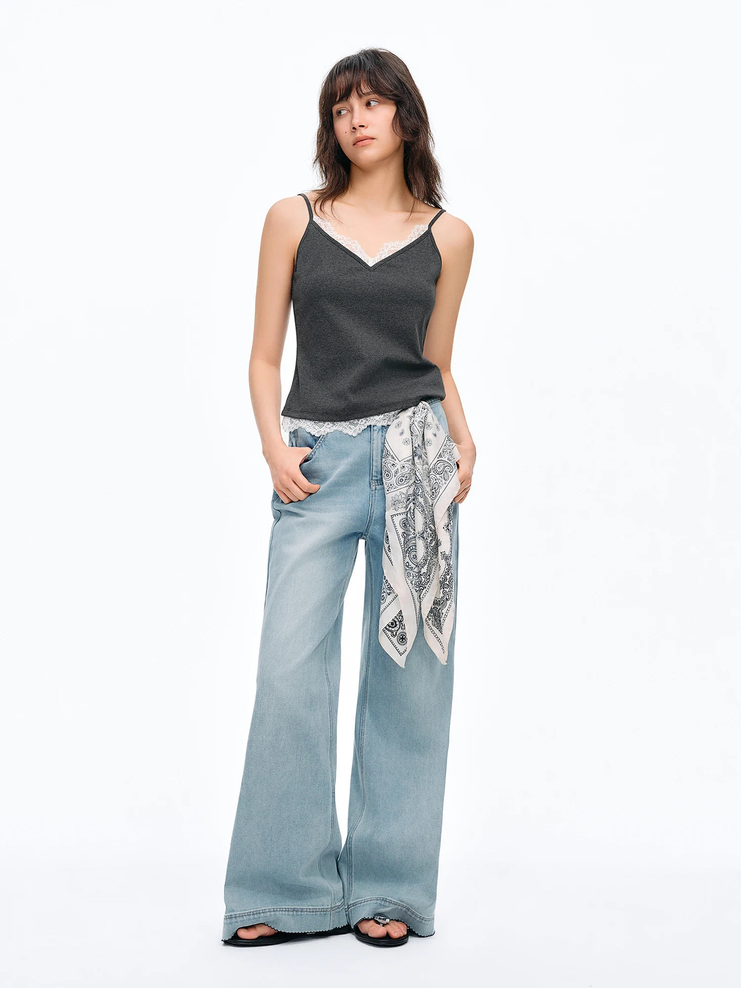 DUSHU 2026 Summer Women's Lace Trim V-Neck Sleeveless Top - Flattering Slim Fit Elegant Camisole for Daily and Summer Layering