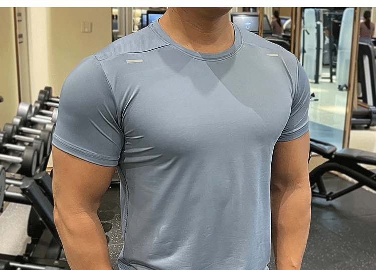 Summer Running Gym Men Shirt short Sleeve Tees elastic Tight fit Sports training Fitness Quick dry spandex Ice silk T Shirt