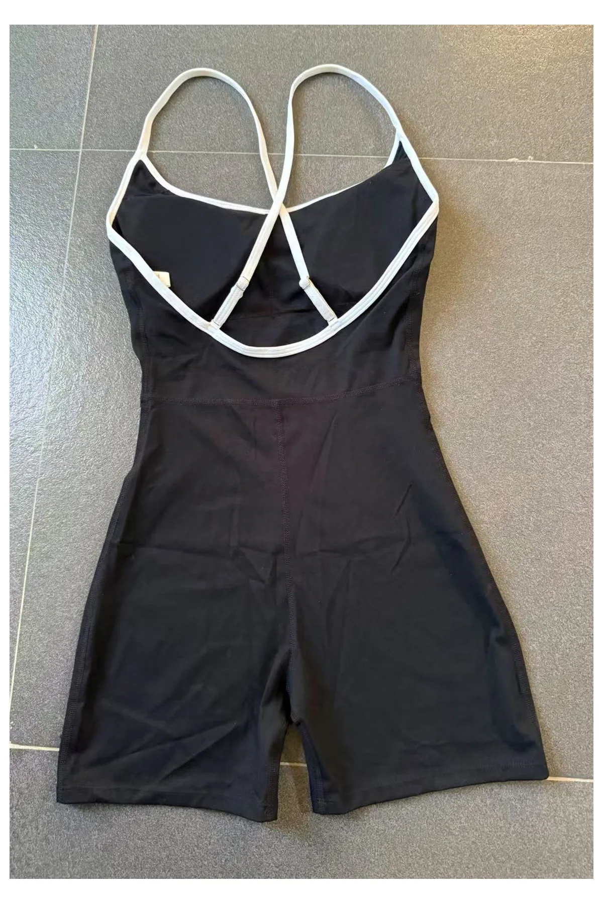 Summer Women's Sports Jumpsuit Shorts Cross Shoulder Straps Hip Lift Tight One-piece Yoga Set Outdoor Running Gym Fitness Suits