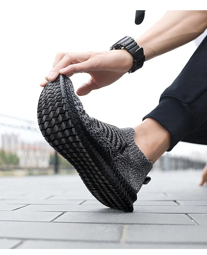 Men Shoes Breathable Men's Sneakers Comfortable Running Shoes Tenis Outdoor Slip On Walking Sneakers Sock Jogging Shoes
