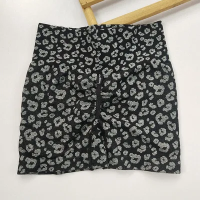 High Waist Peach Hip Quick-Drying Tight-Fitting Wearing European and American Leopard yoga Pants Summer New Shorts