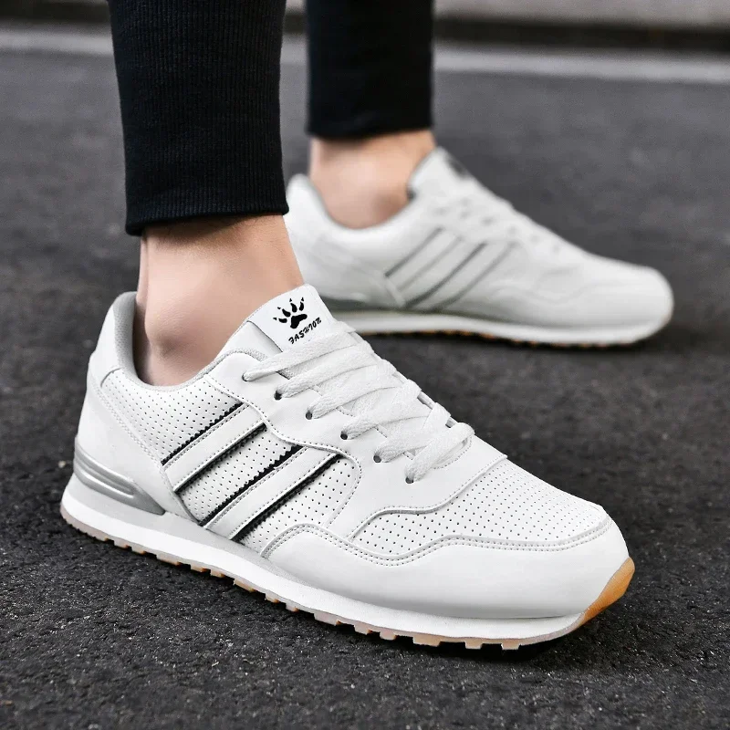 Autumn Sports Shoes Men's Flat Running White Durable Classic Casual Shoes Low Cut Trendy Fashionable Hiking and Walking Shoes