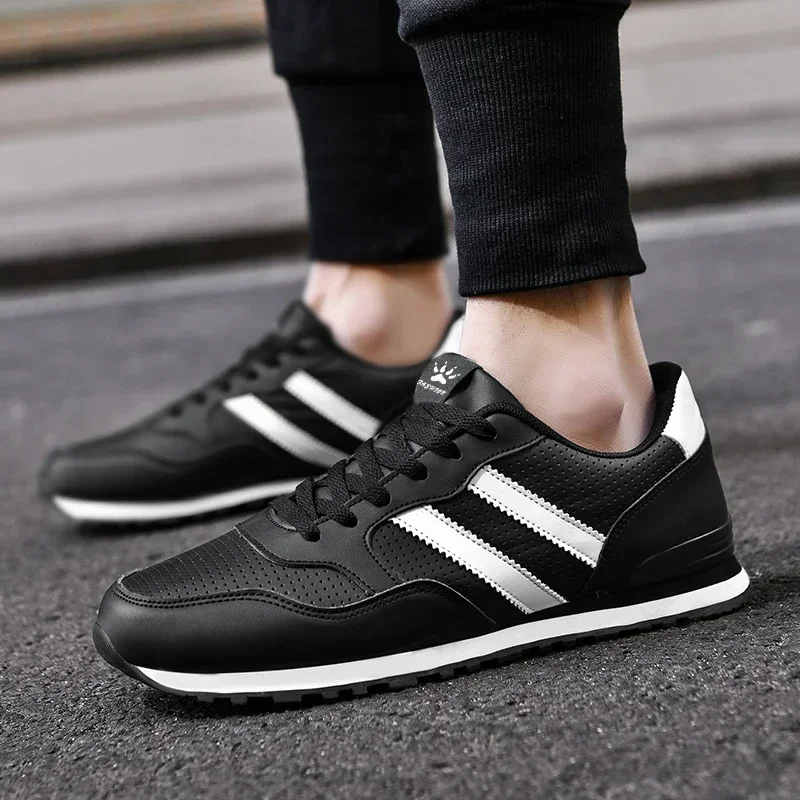 Autumn Sports Shoes Men's Flat Running White Durable Classic Casual Shoes Low Cut Trendy Fashionable Hiking and Walking Shoes