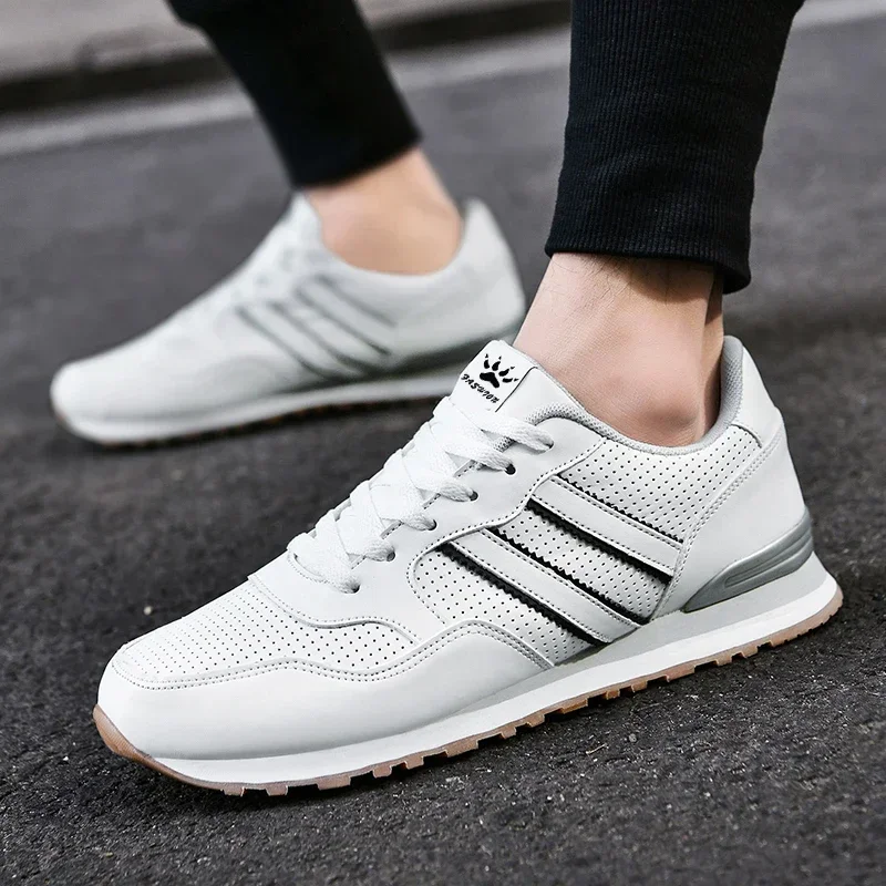 Autumn Sports Shoes Men's Flat Running White Durable Classic Casual Shoes Low Cut Trendy Fashionable Hiking and Walking Shoes