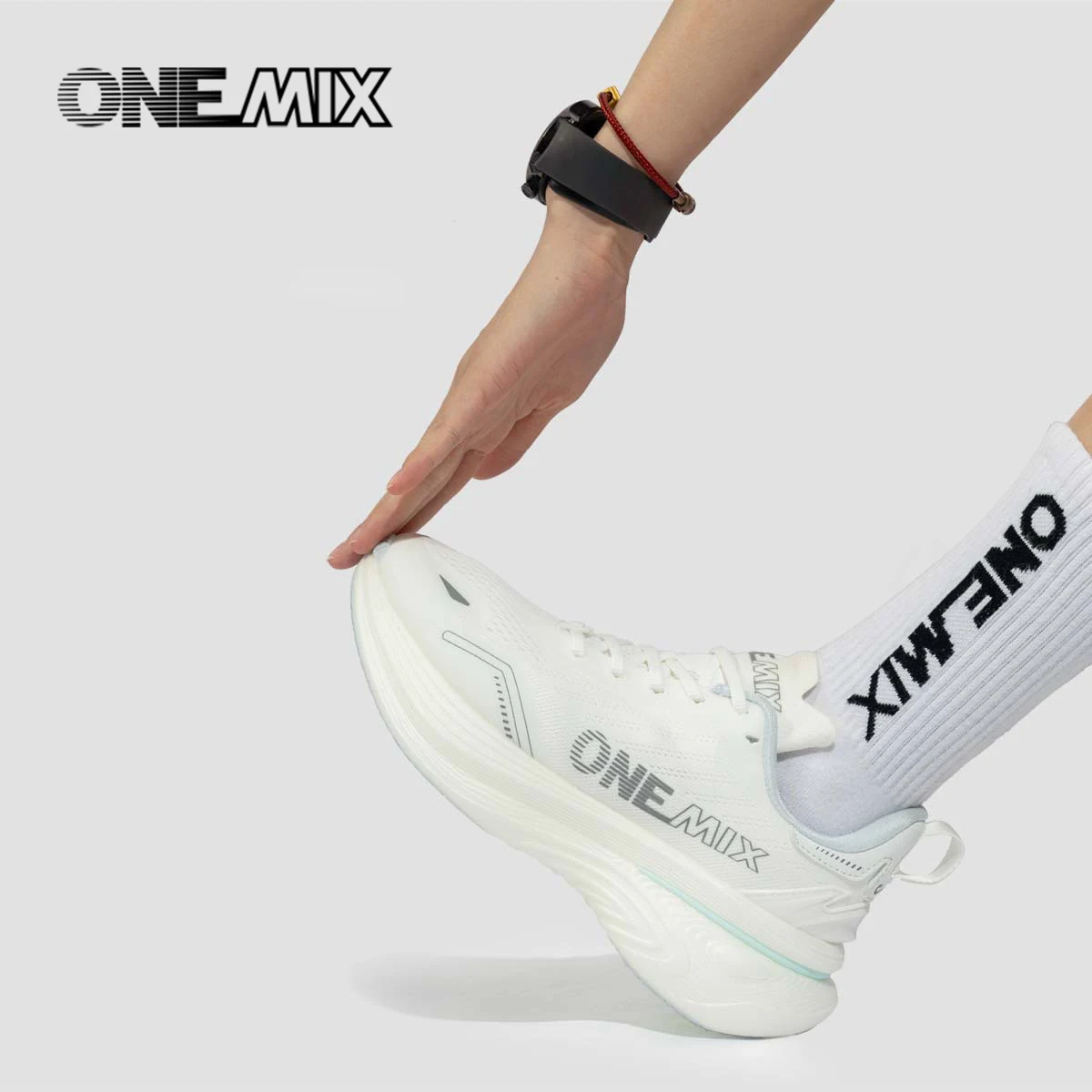 ONEMIX New Jogging Running Shoes Women and Men Light Sneakers Road Shoes Wear-resistant Fashion Sports Shoes Fitness