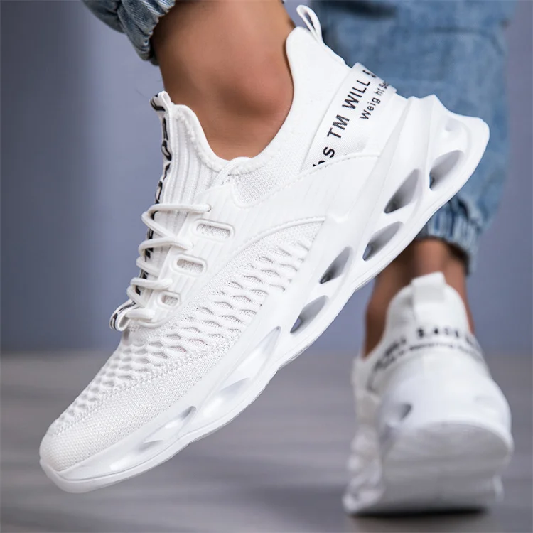 2025 Fashion Red Casual Sneakers Women Men Blade Shoes Big Size 45 Light Breathable Sports Shoes for Men Mesh Running Sneakers