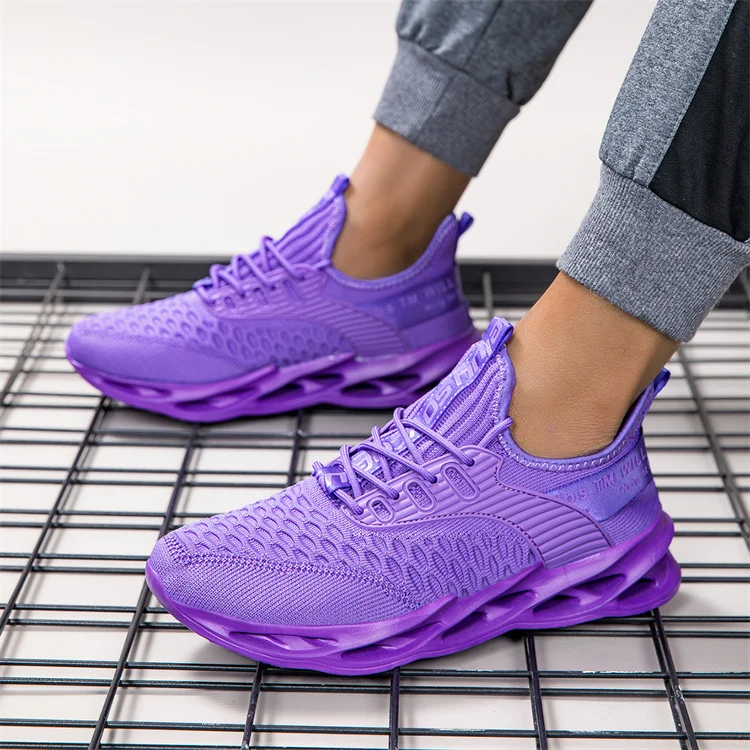 2025 Fashion Red Casual Sneakers Women Men Blade Shoes Big Size 45 Light Breathable Sports Shoes for Men Mesh Running Sneakers