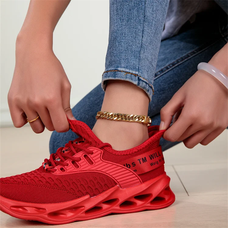 2025 Fashion Red Casual Sneakers Women Men Blade Shoes Big Size 45 Light Breathable Sports Shoes for Men Mesh Running Sneakers
