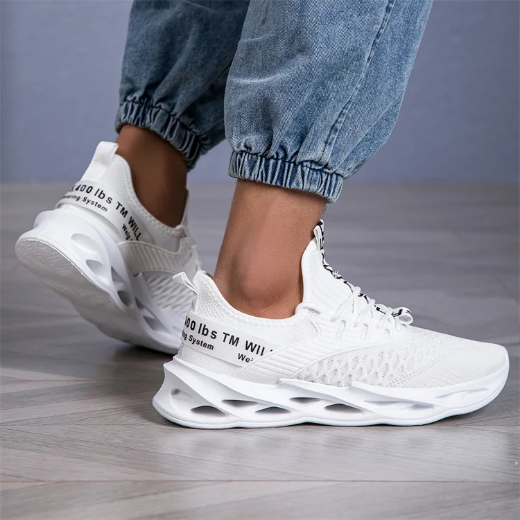 2025 Fashion Red Casual Sneakers Women Men Blade Shoes Big Size 45 Light Breathable Sports Shoes for Men Mesh Running Sneakers