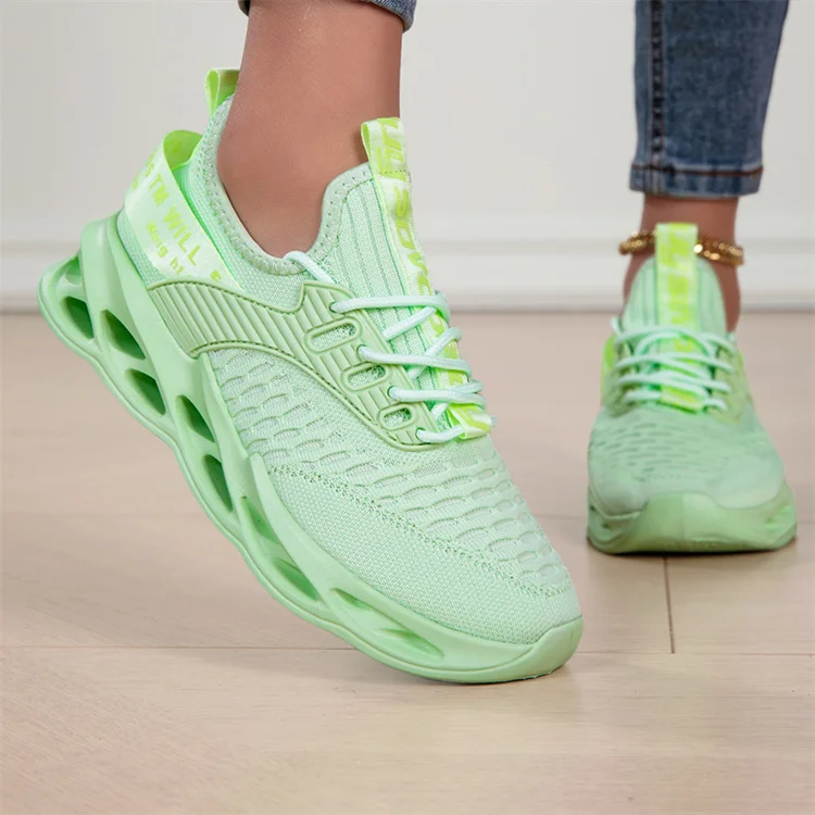 2025 Fashion Red Casual Sneakers Women Men Blade Shoes Big Size 45 Light Breathable Sports Shoes for Men Mesh Running Sneakers