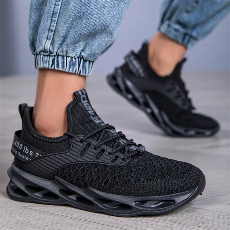 2025 Fashion Red Casual Sneakers Women Men Blade Shoes Big Size 45 Light Breathable Sports Shoes for Men Mesh Running Sneakers