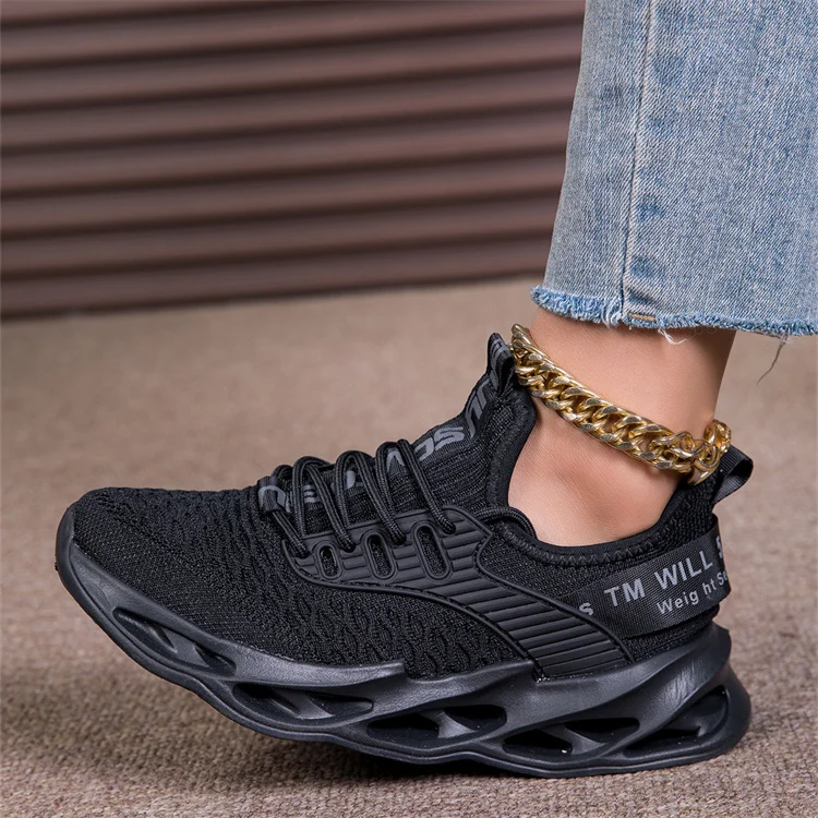 2025 Fashion Red Casual Sneakers Women Men Blade Shoes Big Size 45 Light Breathable Sports Shoes for Men Mesh Running Sneakers