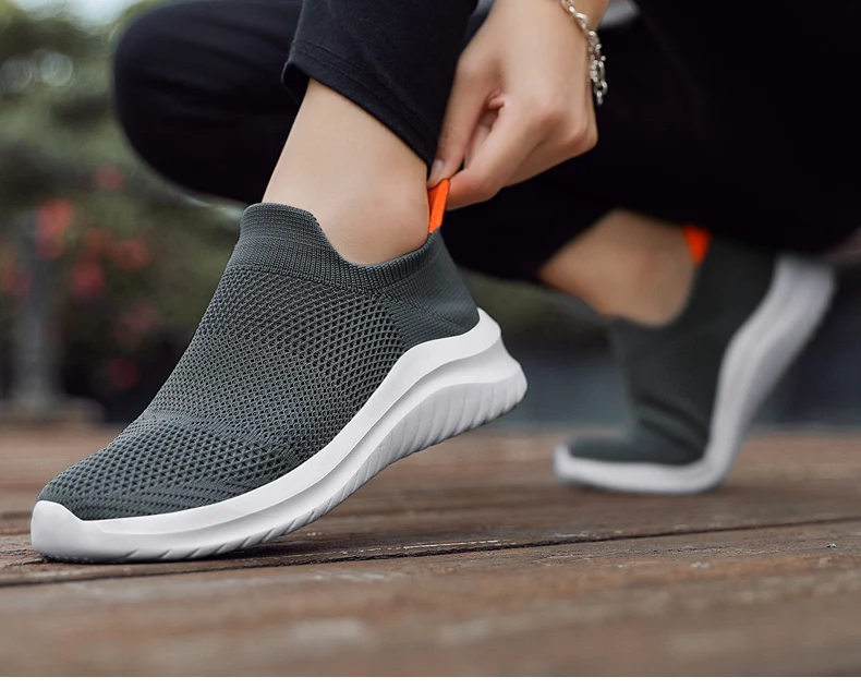 Unisex Men Women Casual Shoes Soft Sole Slip-On Men Sneakers Women Running Shoes Men Lightweight Loafers Walking Male Footwear
