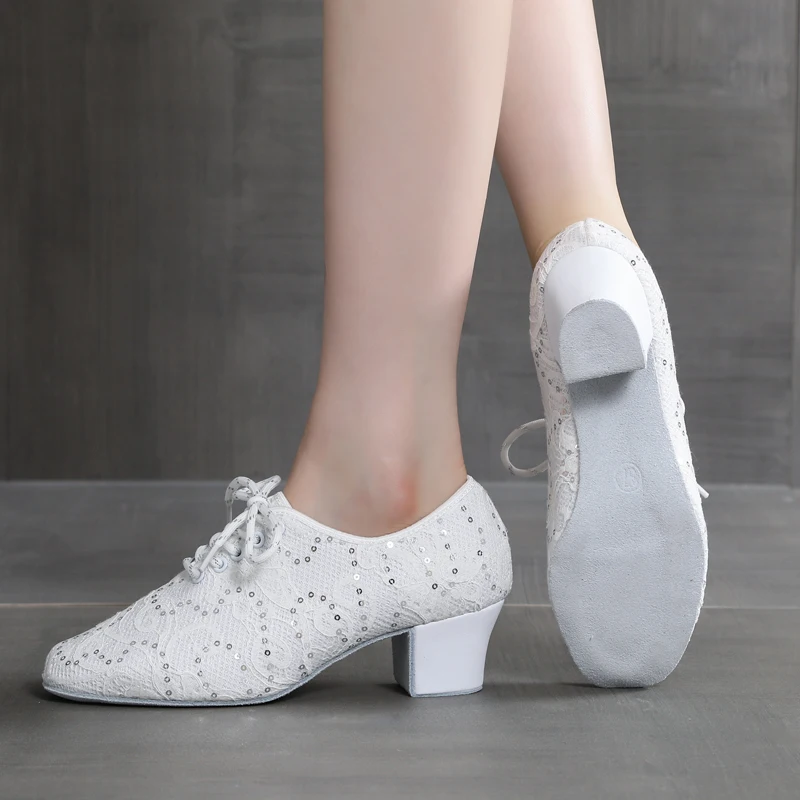 White Latin Dance Shoes Women Adult Indoor Soft Soles Professional Square Modern Dance Sneakers Women Jazz Dancing Shoes Black