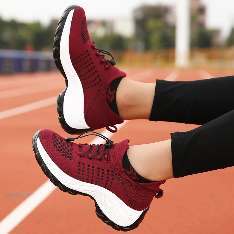 Women Walking Shoes Breathable Fly Weaving Sneakers Non Slip Casual Shoes 7 Color Size 35-45