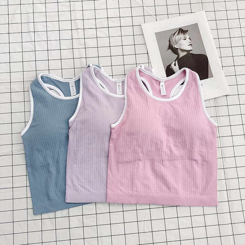 Women's Sleeveless Slim-Fit Sports Tank Top with Built-in Bra Pads - Breathable, Quick-Dry for Running & Yoga