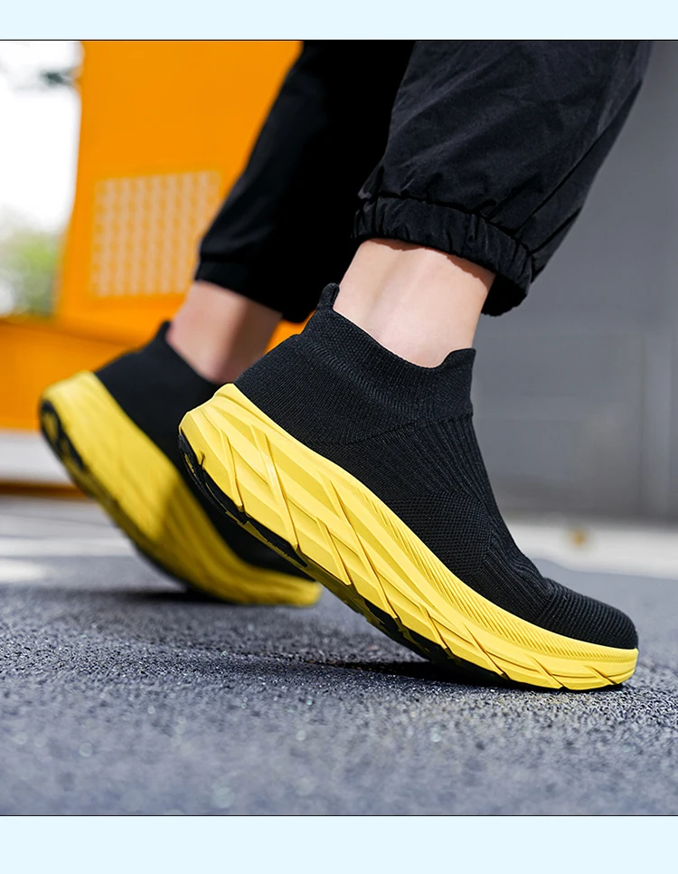 Men and Women Multifunctional Yoga Shoes Fashionable Couple Breathable Casual Sports Shoes Outdoor Walking Socks and Shoes 36-46