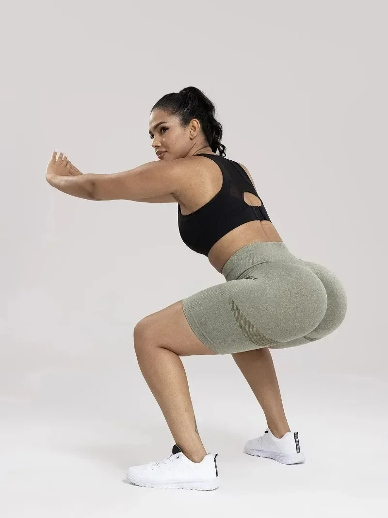 Seamless Sports Women Shorts Muliticolor Yoga Shorts Stretchy High Waist Running Cycling Leggings Hip Liftting Solid Gym Shorts