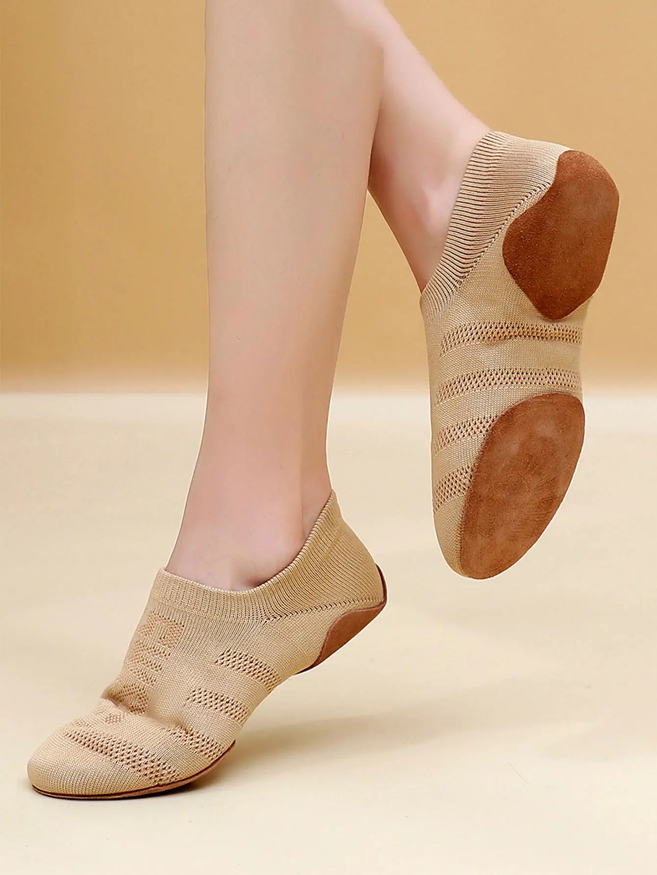 Women Aerobics Dance Shoes Ladies Gymnastics Yoga Shoes Ballroom Ballet Jazz Shoes Mesh Flat Practice Girls Dance Sneakers