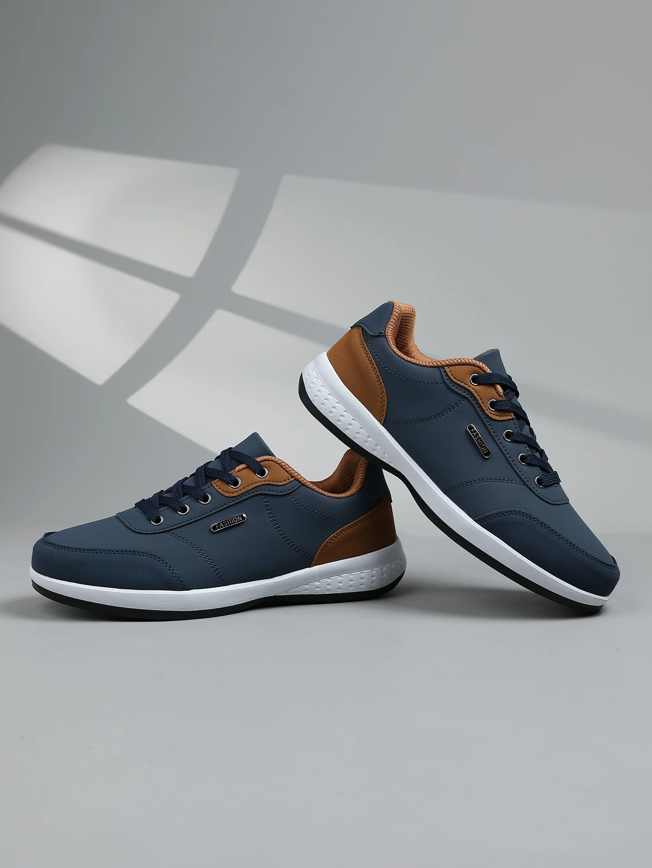 New Men's Four Seasons Waterproof Walking Shoes Casual Men Leather Sports Shoes Non-Slip Camping Shoes Shoes Men's Tennis Shoes
