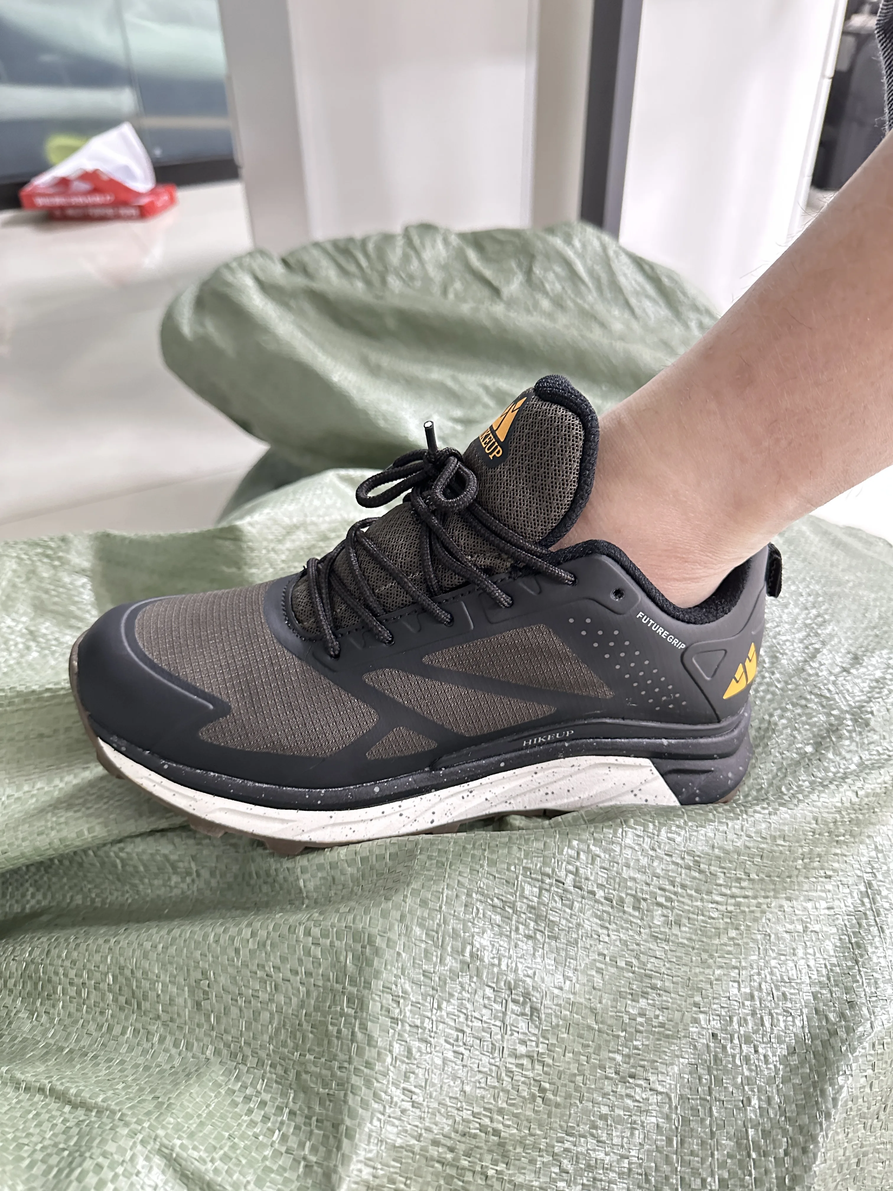 HIKEUP Outdoor Men's Sneakers Women Breathable Trail Running Shoes Hiking Shoes Trail Male Comfort Trekking Running Sneakers