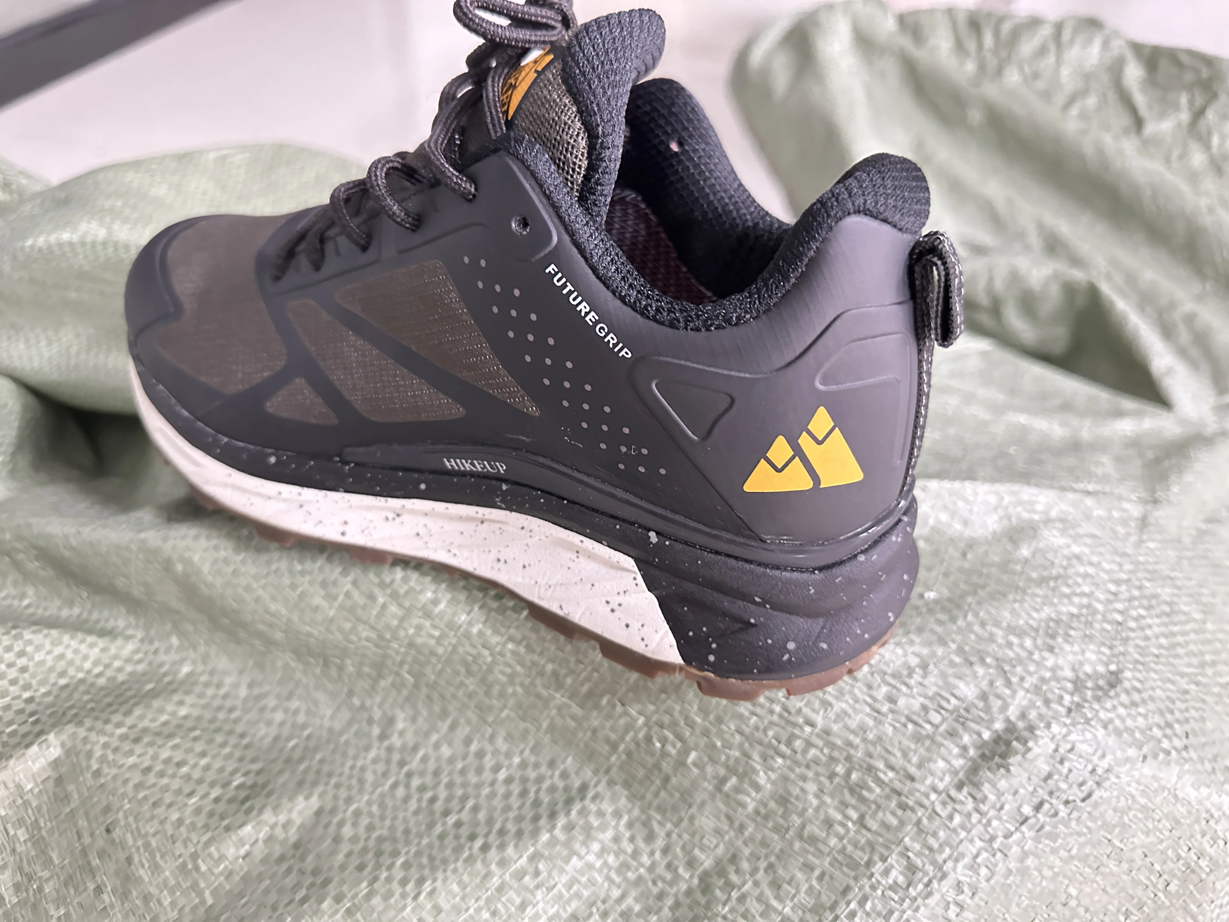 HIKEUP Outdoor Men's Sneakers Women Breathable Trail Running Shoes Hiking Shoes Trail Male Comfort Trekking Running Sneakers