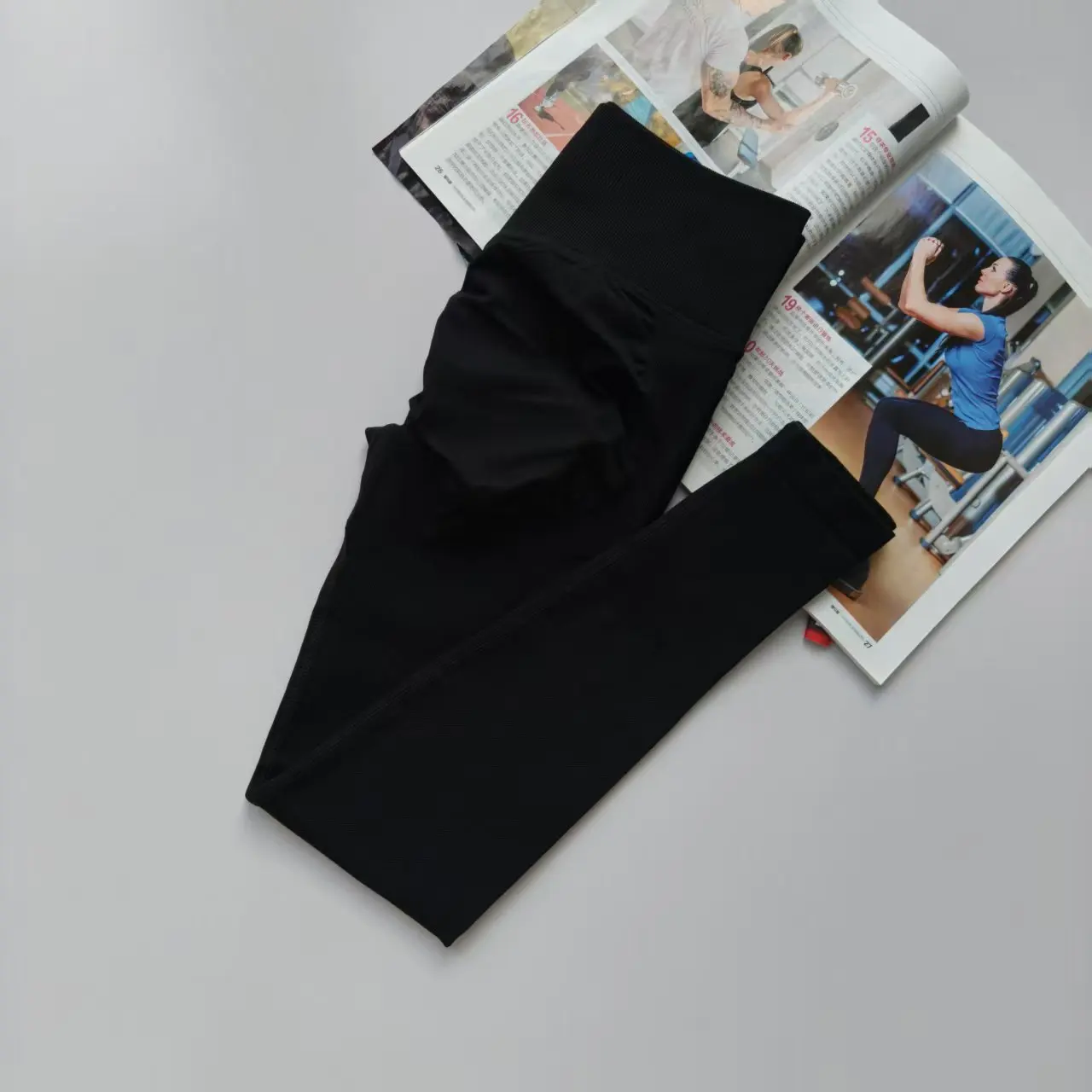 Seamless High Waist Leggings Peach Butt Lifting Fitness Pants Tight Stretch Thin Quick-drying Breathable Yoga Suit Sports Pants