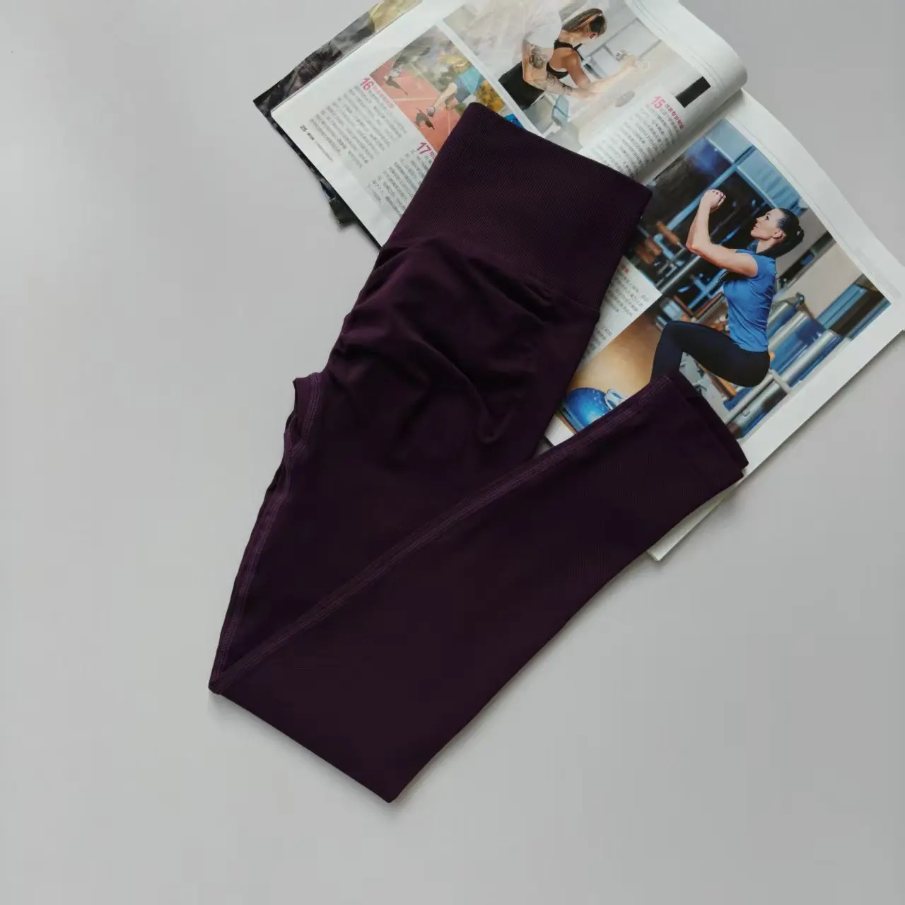 Seamless High Waist Leggings Peach Butt Lifting Fitness Pants Tight Stretch Thin Quick-drying Breathable Yoga Suit Sports Pants