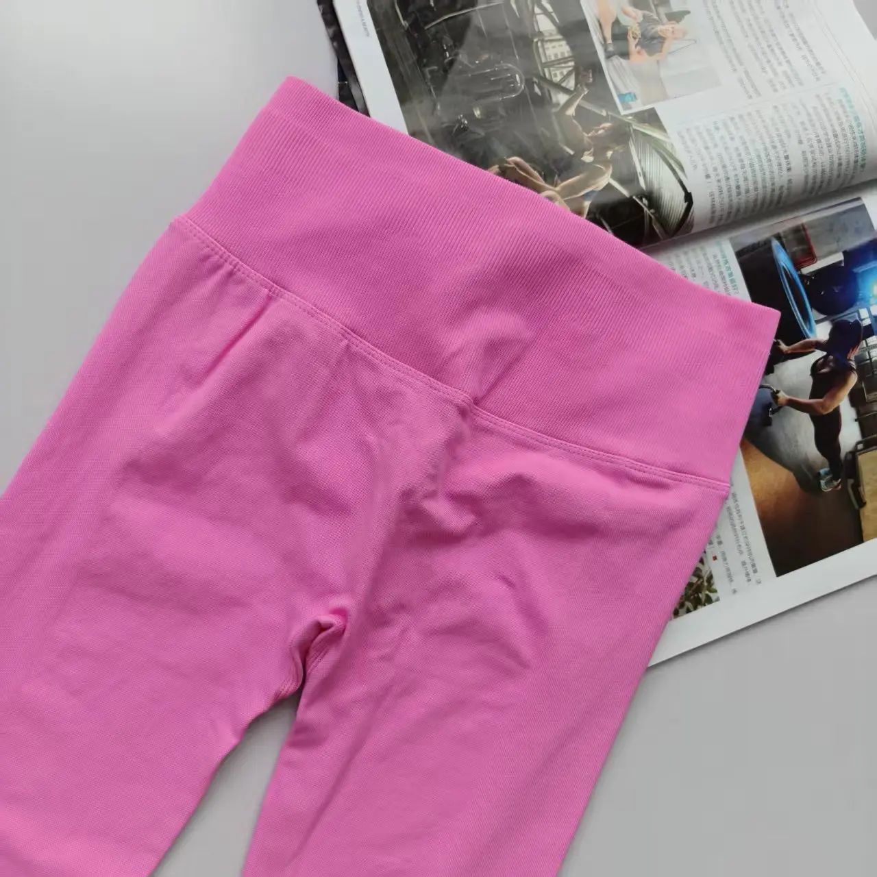 Seamless High Waist Leggings Peach Butt Lifting Fitness Pants Tight Stretch Thin Quick-drying Breathable Yoga Suit Sports Pants