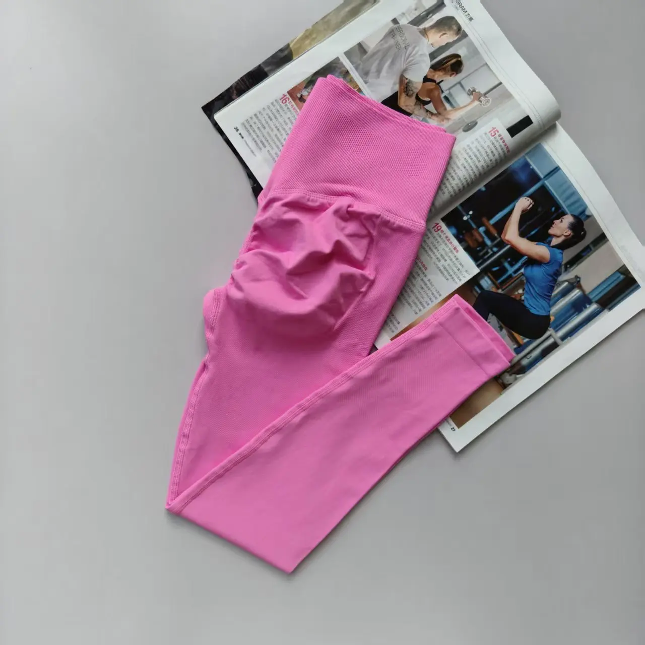 Seamless High Waist Leggings Peach Butt Lifting Fitness Pants Tight Stretch Thin Quick-drying Breathable Yoga Suit Sports Pants