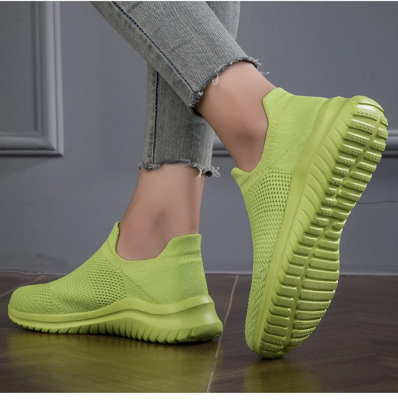 Men Shoes Sneakers Breathable Mesh Slip on Running Shoes Outdoor Non-Slip Couple Jogging Training Hiking Sports Shoes
