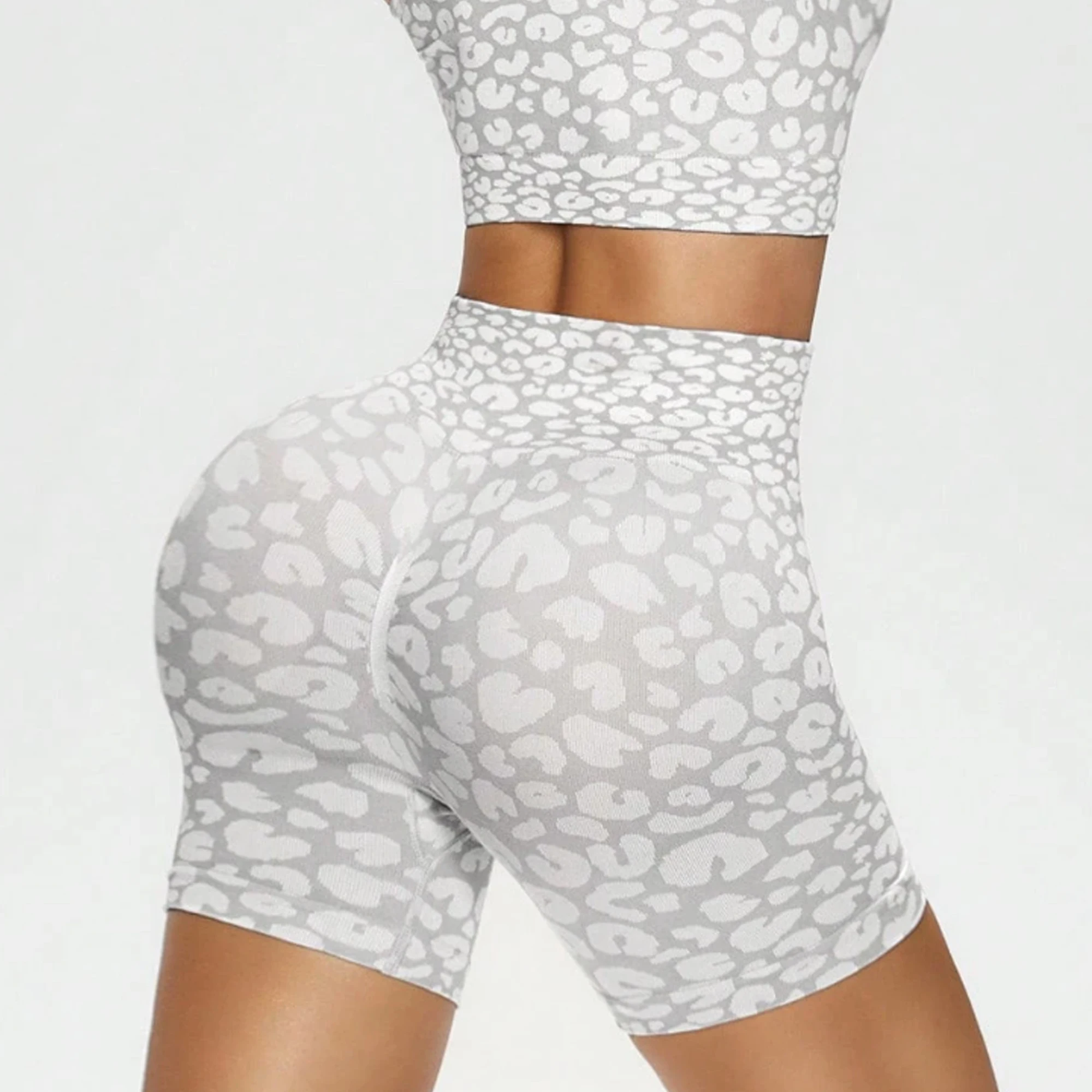 Women High Waist High Elasticity Seamless Sports Leggings With Jacquard Leopard Print Yoga Women Pants All Seasons Sports Pants