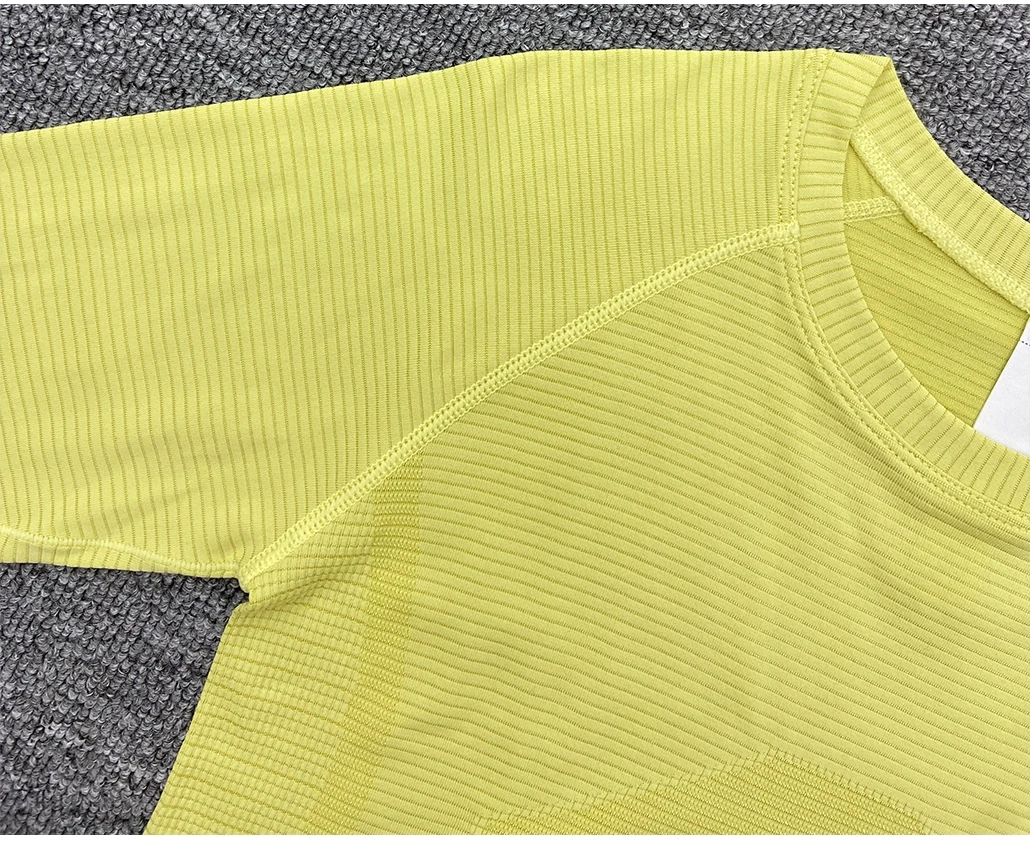 Women's Slim Fit Long Sleeve Yoga Sports Top Breathable Stretch Seamless Pilates Training T-Shirt Fitness Running Shirt T-shirt