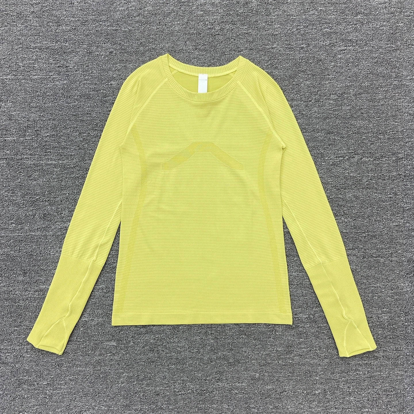 Women's Slim Fit Long Sleeve Yoga Sports Top Breathable Stretch Seamless Pilates Training T-Shirt Fitness Running Shirt T-shirt