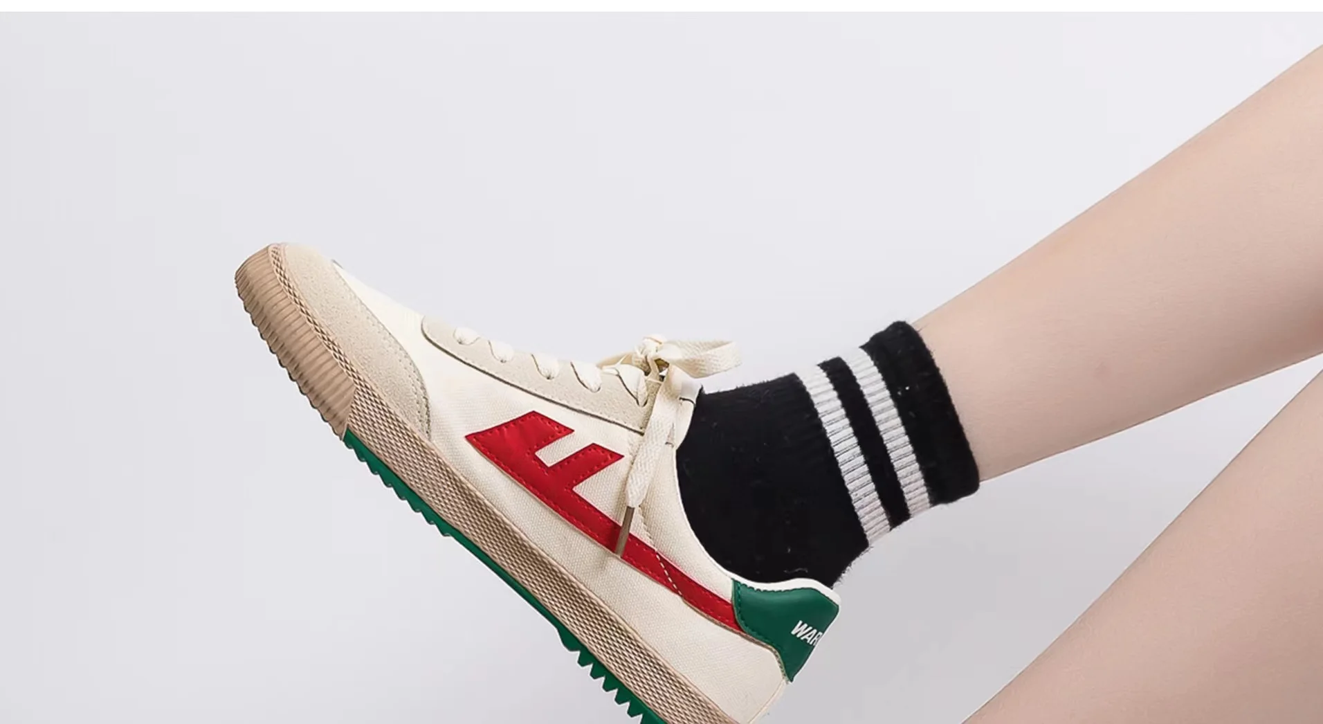 Warrior 2025 Lightweight Breathable Flats Shoes Luxury Brand Men's White Walking Sneakers Zapatos Hombre Chaussure Homme