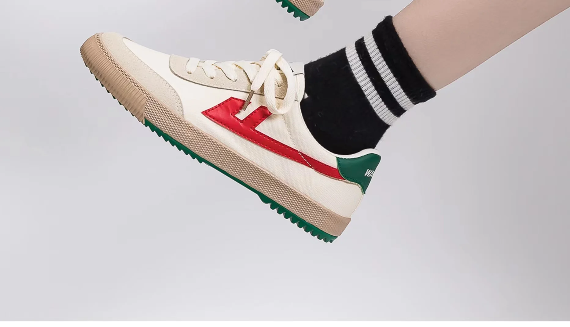 Warrior 2025 Lightweight Breathable Flats Shoes Luxury Brand Men's White Walking Sneakers Zapatos Hombre Chaussure Homme