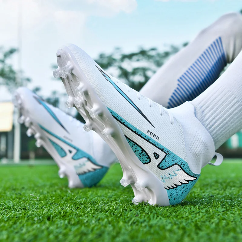 New Men Football Boots Outdoor High-quality Soccer Shoes Ultralight Indoor High Ankle Non-Slip Sports Shoes Futsal Non-Slip