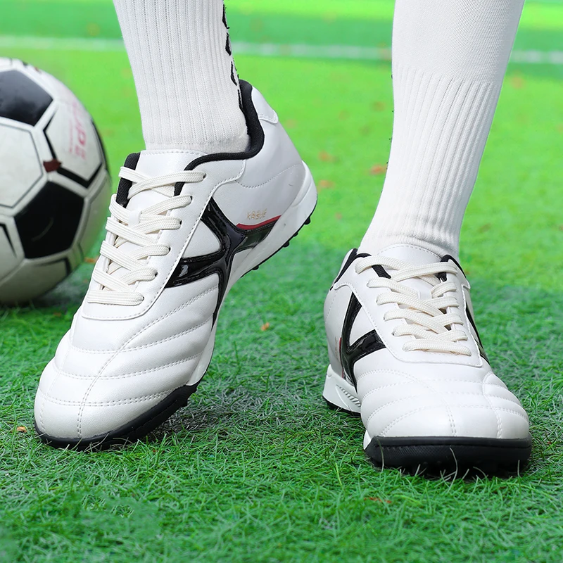 New Men Soccer Shoes Sneakers High-quality Match Light Futsal Cleats Football Boots Non-Slip Grass Indoor Hot-selling Outdoor