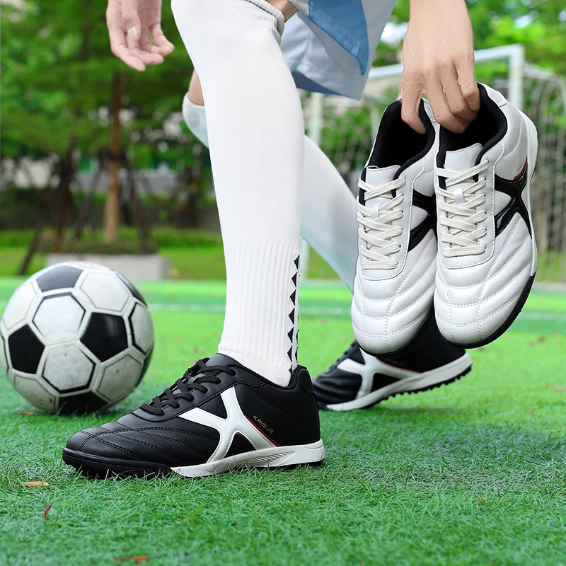 New Men Soccer Shoes Sneakers High-quality Match Light Futsal Cleats Football Boots Non-Slip Grass Indoor Hot-selling Outdoor